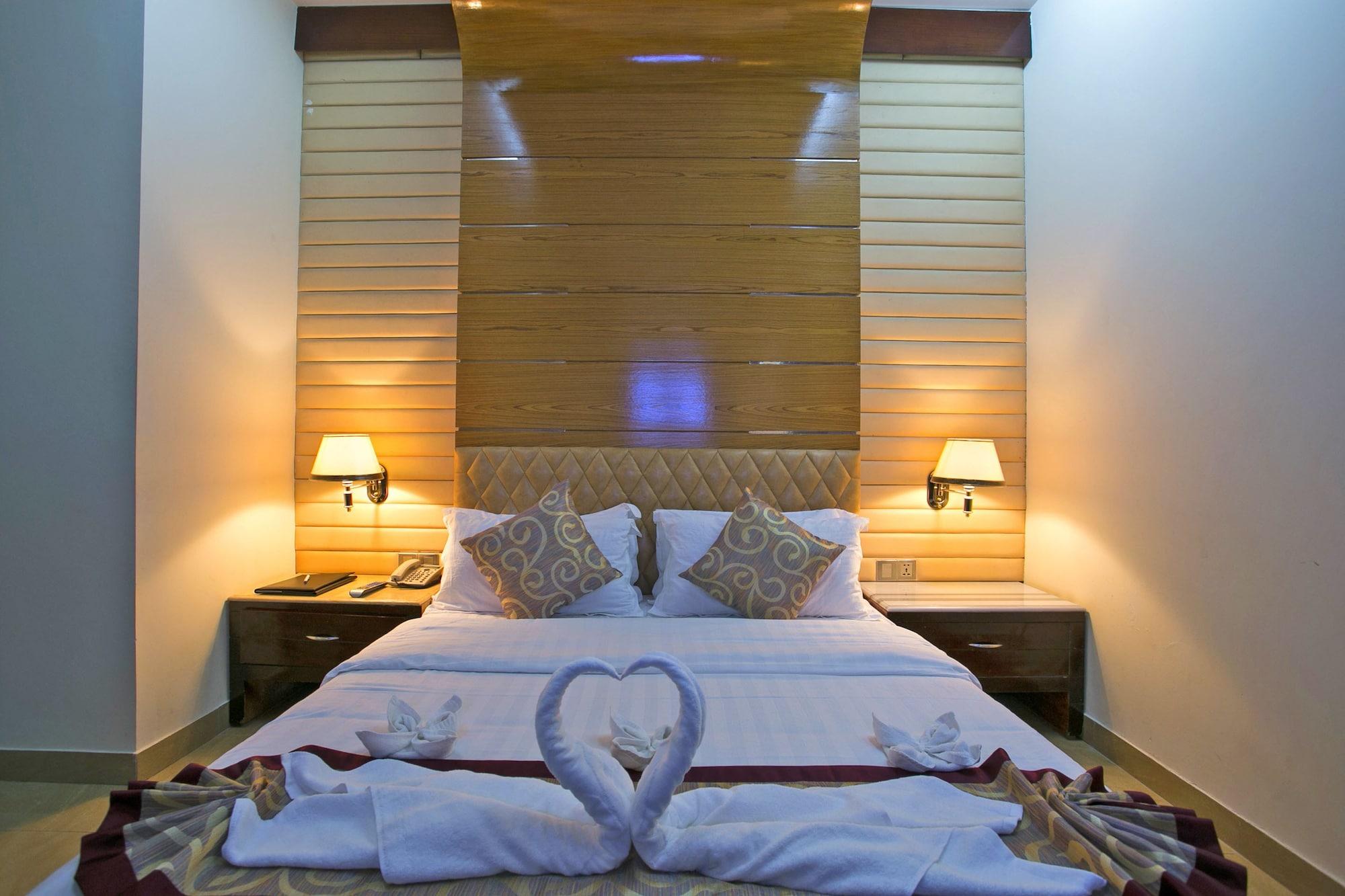 Fars Hotel & Resorts - Bar-Buffet-Pool-Spa Dhaka Exterior photo
