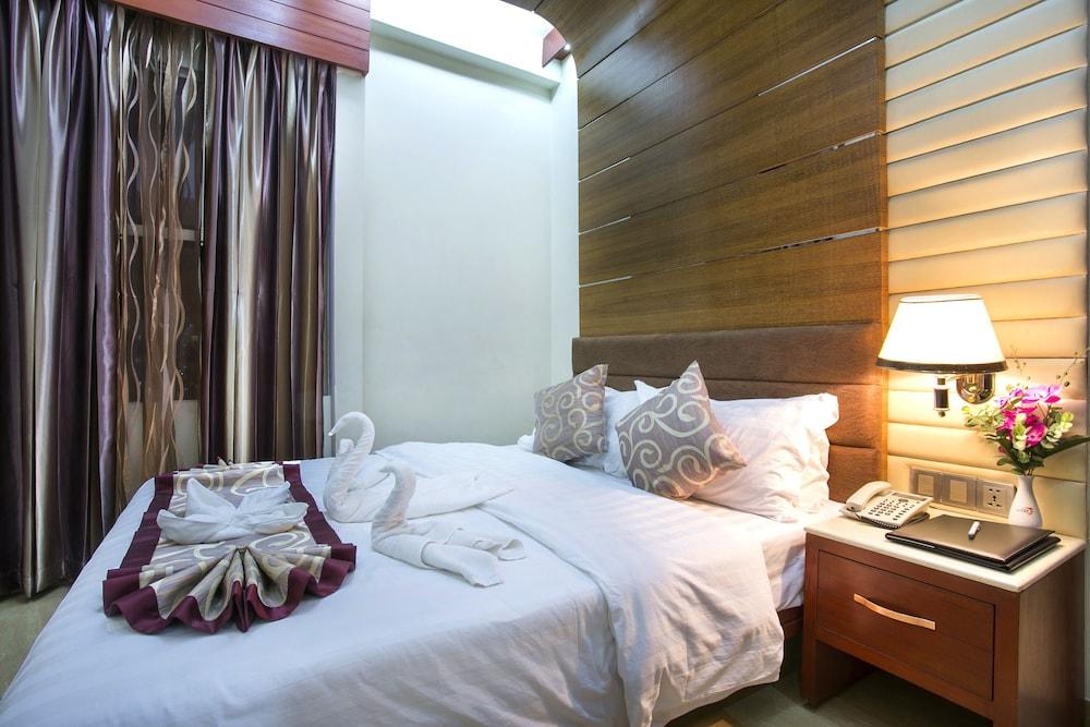 Fars Hotel & Resorts - Bar-Buffet-Pool-Spa Dhaka Exterior photo
