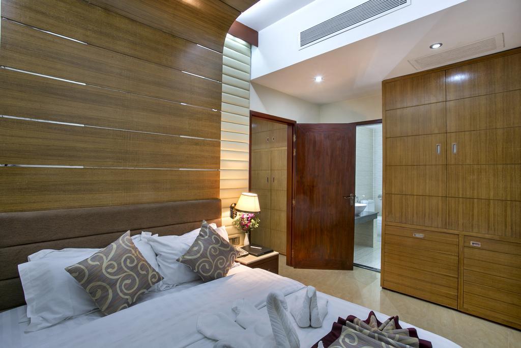 Fars Hotel & Resorts - Bar-Buffet-Pool-Spa Dhaka Exterior photo
