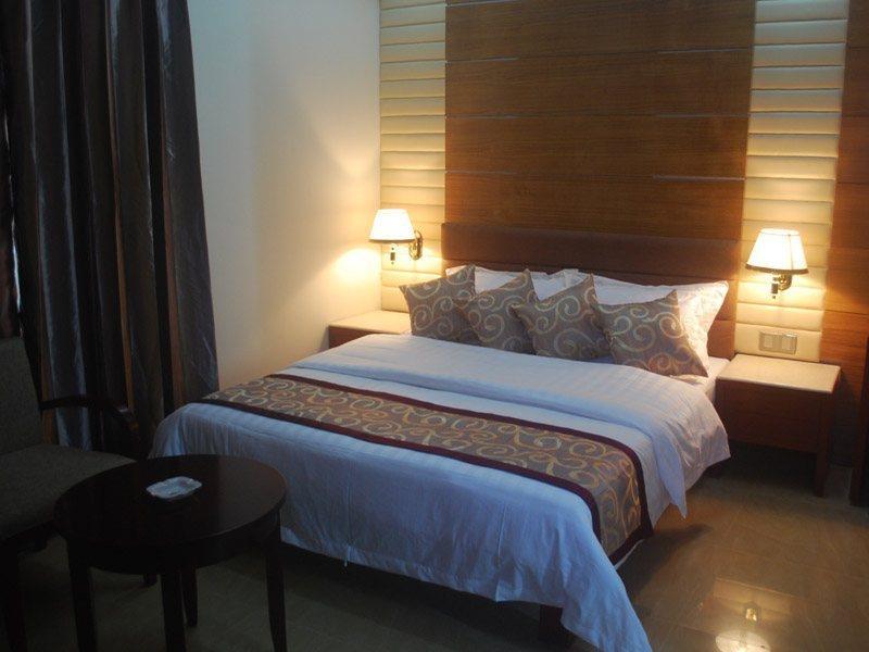 Fars Hotel & Resorts - Bar-Buffet-Pool-Spa Dhaka Exterior photo