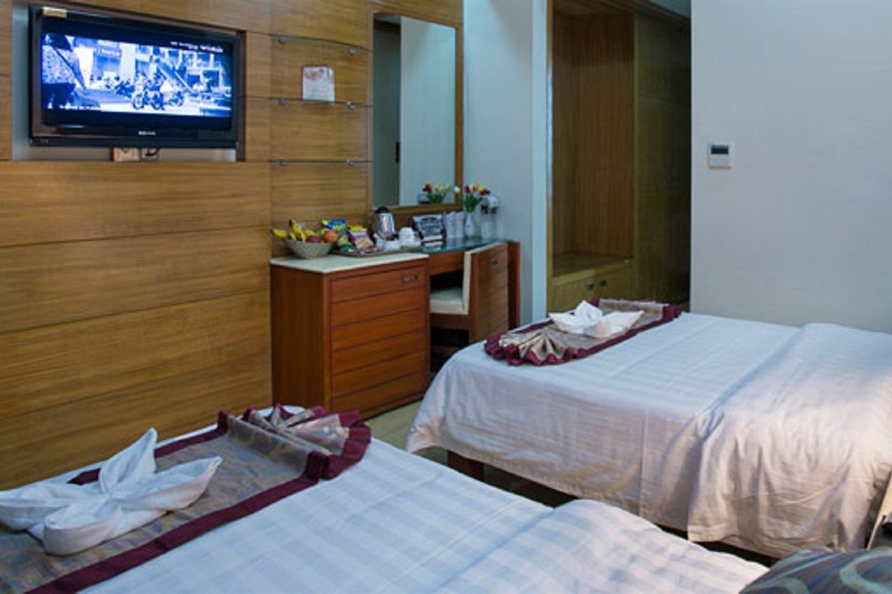 Fars Hotel & Resorts - Bar-Buffet-Pool-Spa Dhaka Exterior photo